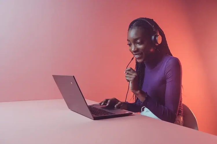 Arleta High School student composing a 30-second jingle in Soundtrap